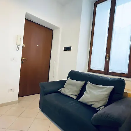 Navigli Flats Close To The Metro Apartment Milan